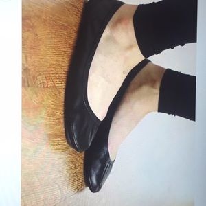 Sue London foldable flats